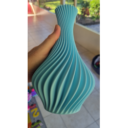 Jarrón Iridiscente Espiral 3D